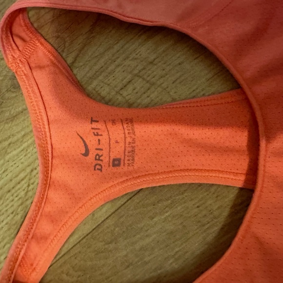 Nike tank top - Picture 2 of 2